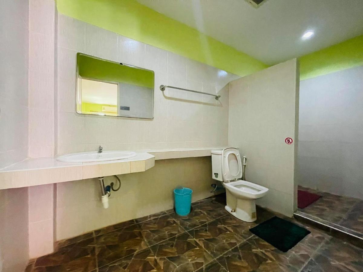 Baan Sri Family Hotel Kabin Buri Luaran gambar