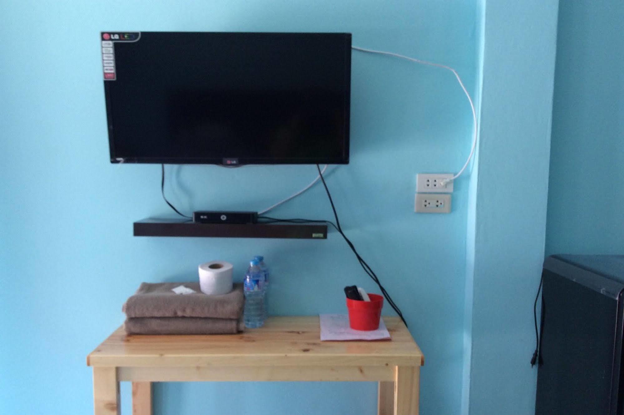 Baan Sri Family Hotel Kabin Buri Luaran gambar
