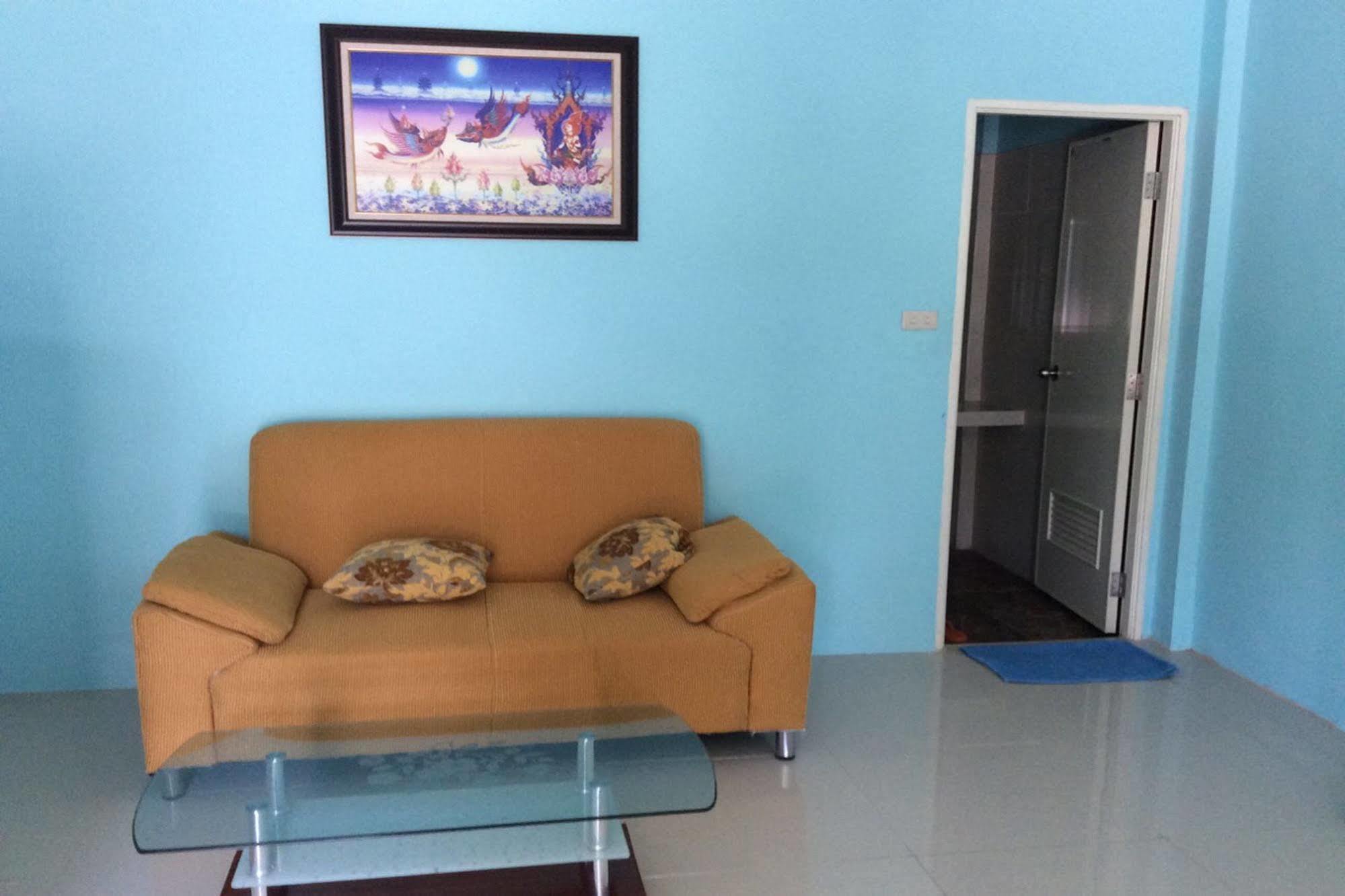 Baan Sri Family Hotel Kabin Buri Luaran gambar